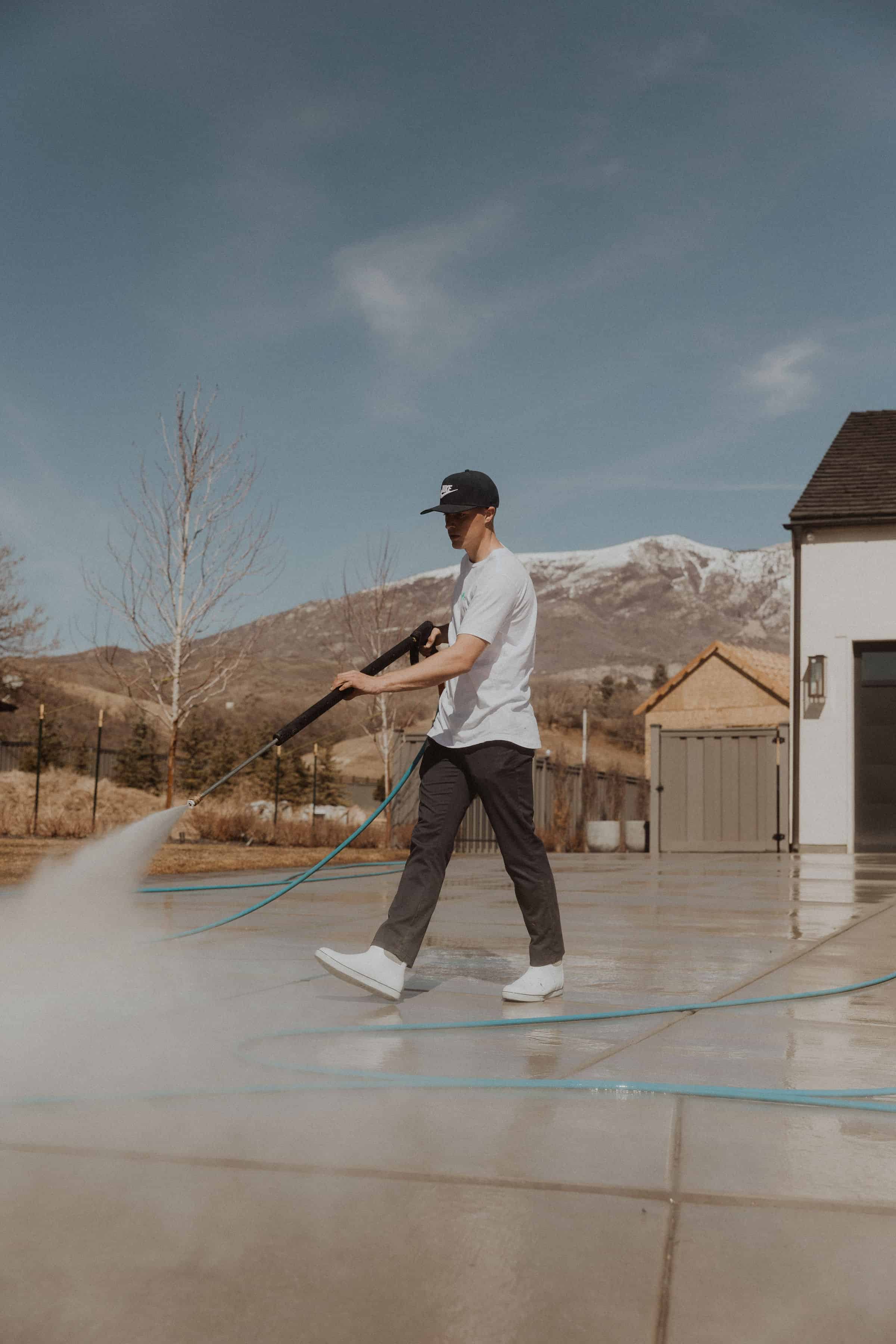 Pressure/Soft Washing image
